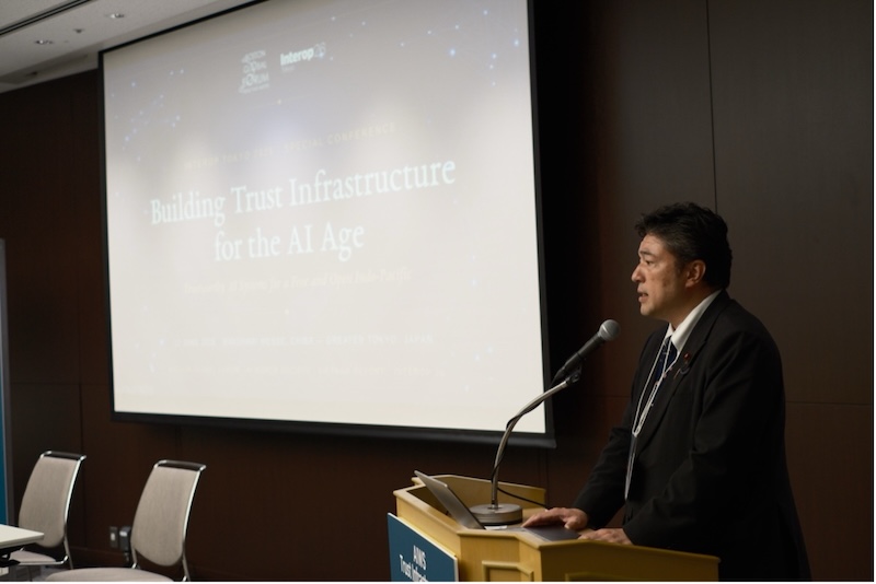 The Tokyo Compact Beside the White House Accord