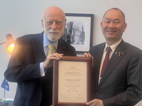 The World Leader for Peace and Security Award presented to Vint Cerf — symbolic representative, on behalf of the American People.