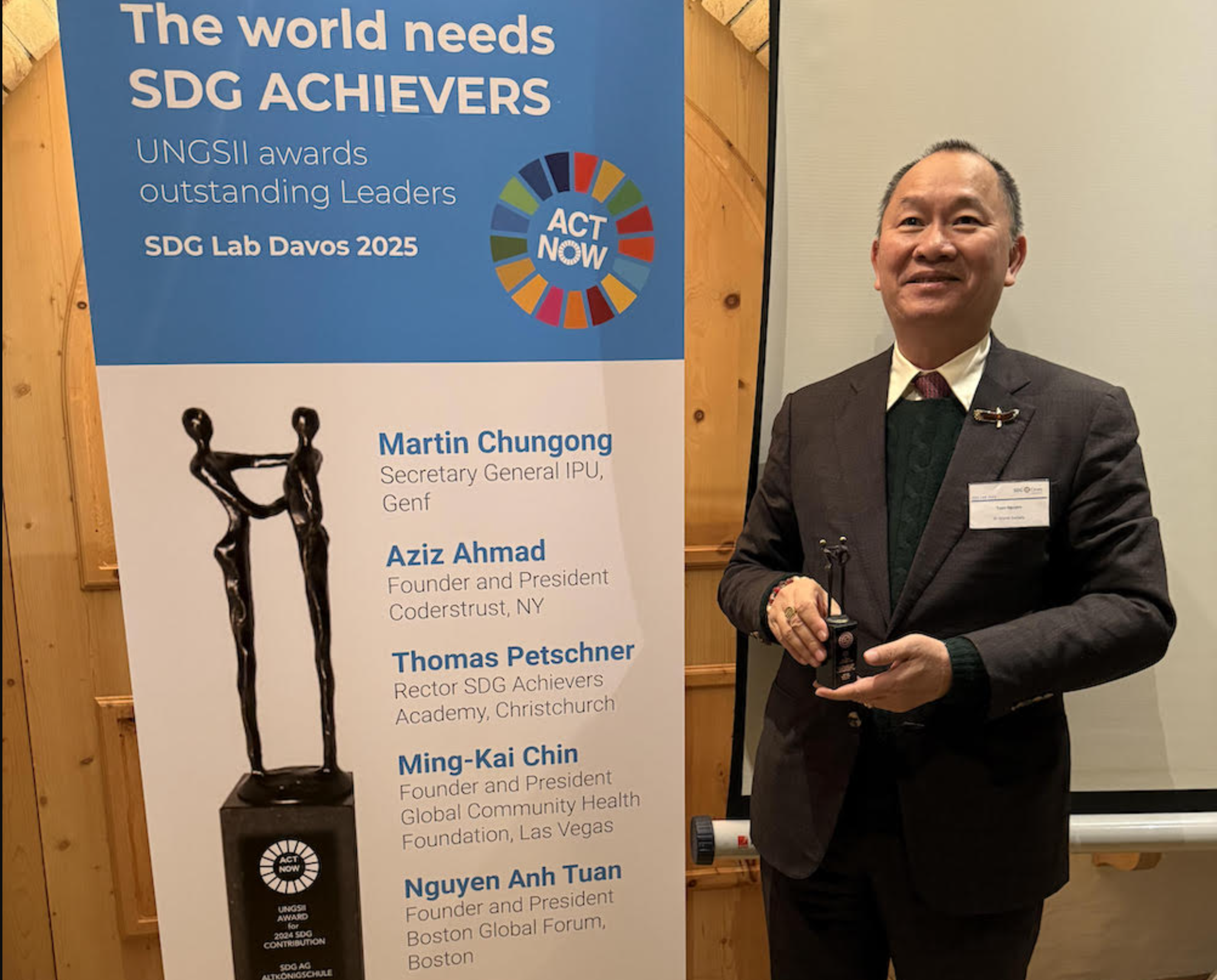 AIWS Government 24/7 Endorsed at The Saigon International University (SIU) Prize Computer Science Ceremony and SDG LAB 2025 Davos