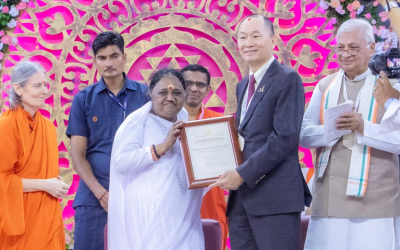 Amma honoured with World Leader for Peace and Security Award